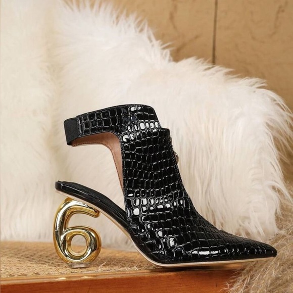 Chic Black and White Ankle Boots - Picture 5 of 13